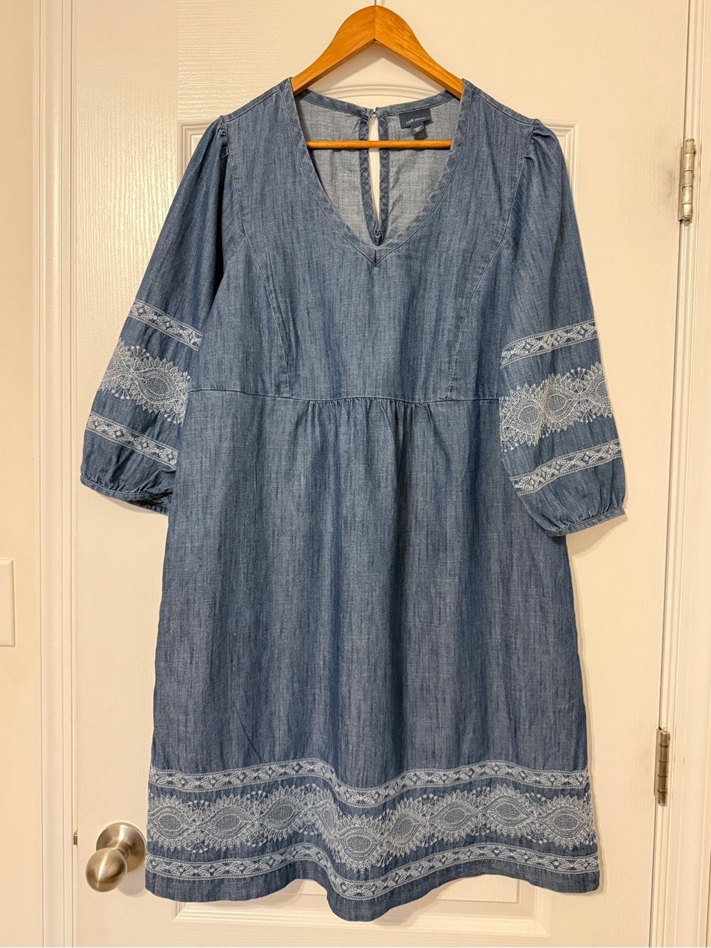 ✨ J. Jill Denim Embroidered Tunic Dress – Size M – NWOT ✨